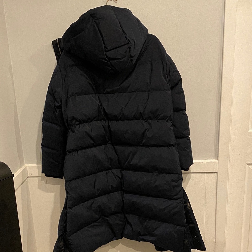Theory Navy Puffer Coat long with button on side - Picture 4 of 8